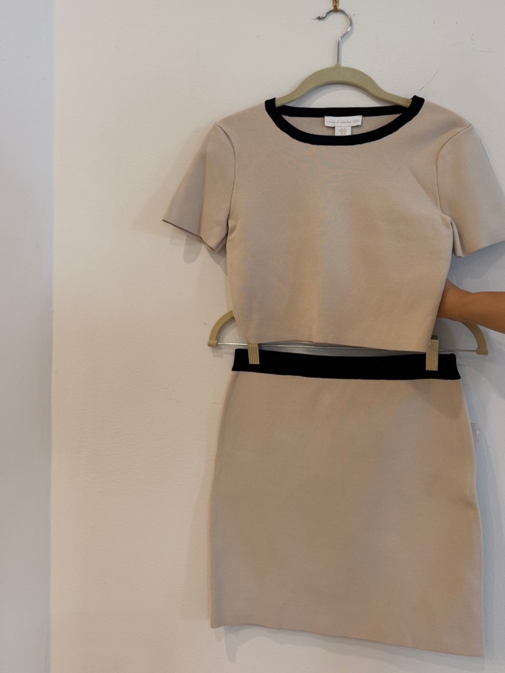 House of Harlow 1960 Beige Mini Skirt with Black Waistband